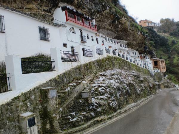 Calanas De Setenil * Setenil De Las Bodegas